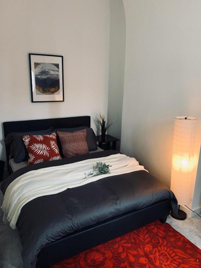Stylish, Spacious & Luxurious Home - Parking Ливерпуль Экстерьер фото