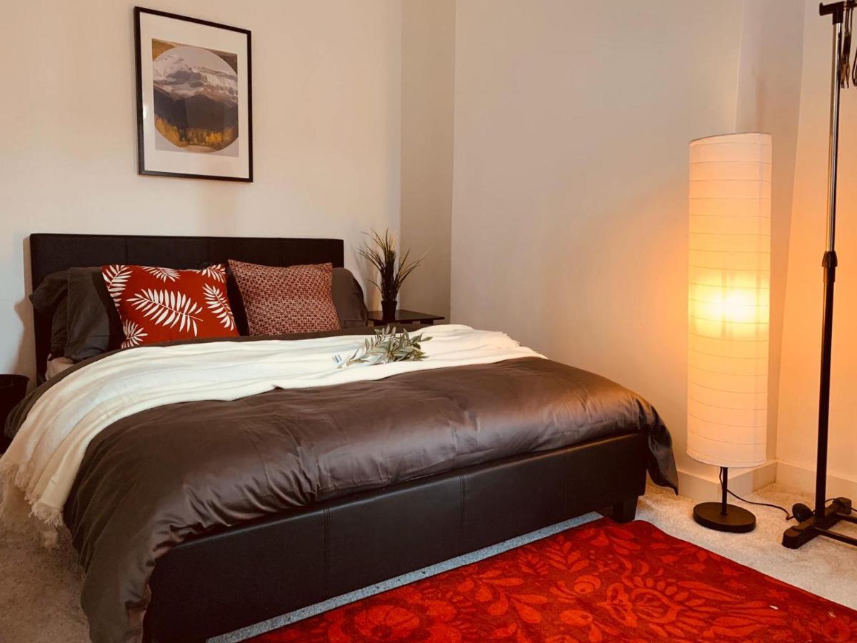 Stylish, Spacious & Luxurious Home - Parking Ливерпуль Экстерьер фото